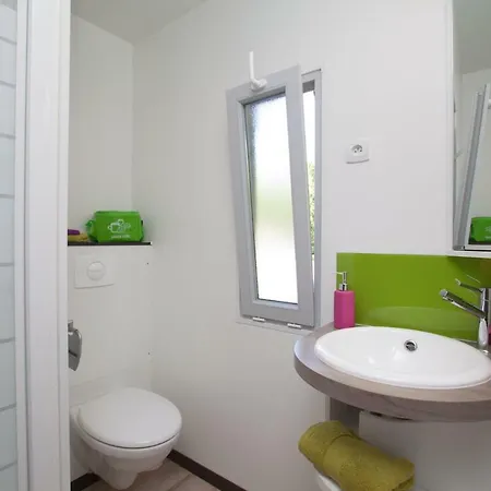 Mobil Domaine De Campsite 4*